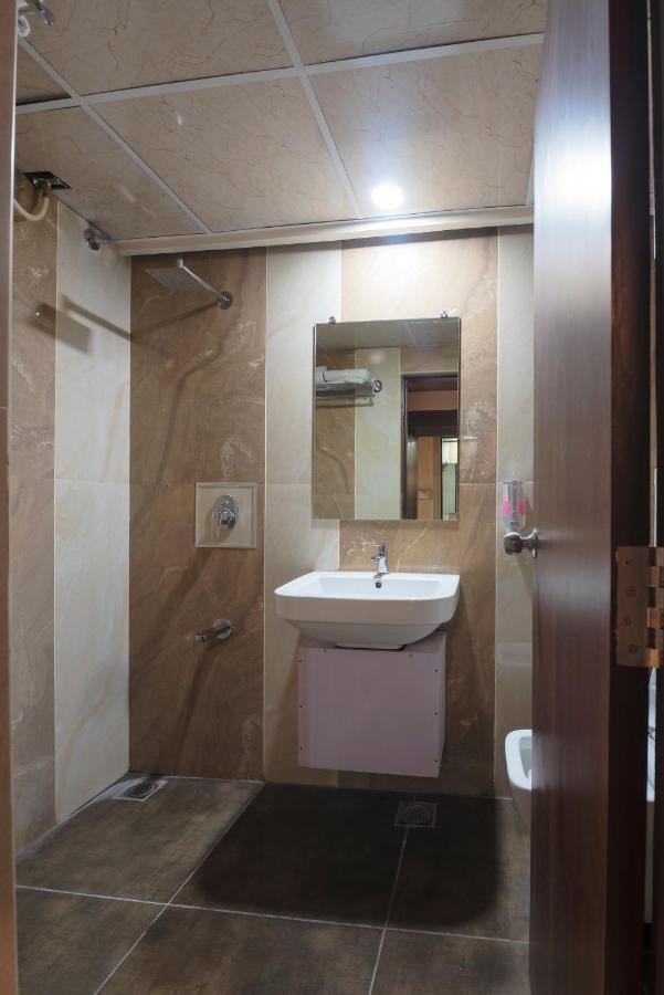 Hotel Monarch International Μπανγκαλόρ Εξωτερικό φωτογραφία